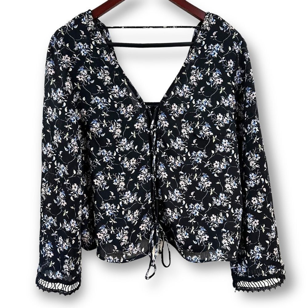 Willow & Clay black with blue floral print blouse size M